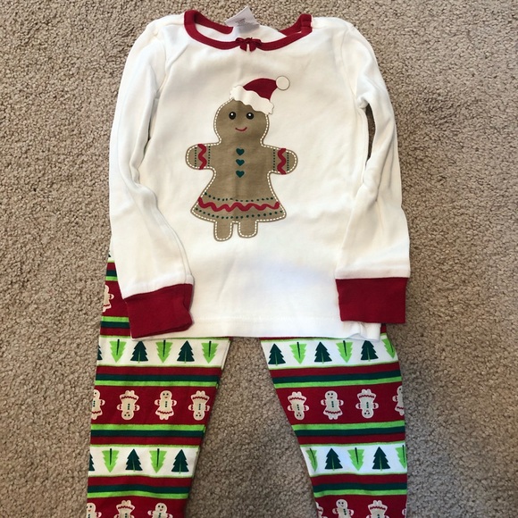 Festive pajamas - Picture 1 of 4
